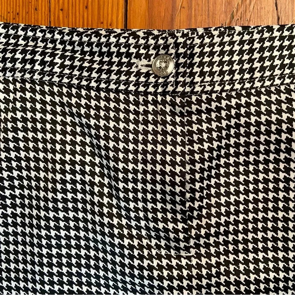 IZOD Golf Skort Size 8 Houndstooth Black and Stretch Performance Golf Tennis - Picture 2 of 9